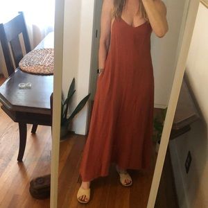 Stark X V-Neck, adjustable back dress